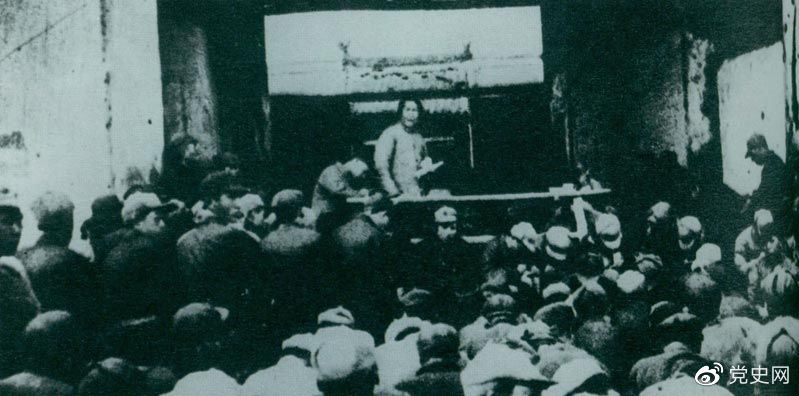 1935年12月27日，毛澤東在陜北瓦窯堡黨的活動(dòng)分子會(huì)議上作《論反對(duì)日本帝國(guó)主義的策略》報(bào)告。